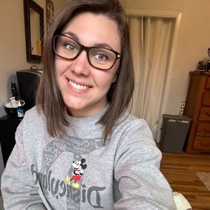 Meet your Posher, Olivia